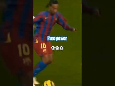 Ronaldinho ( skill in its best ) ⚽️⚽️⚽️ [Video]