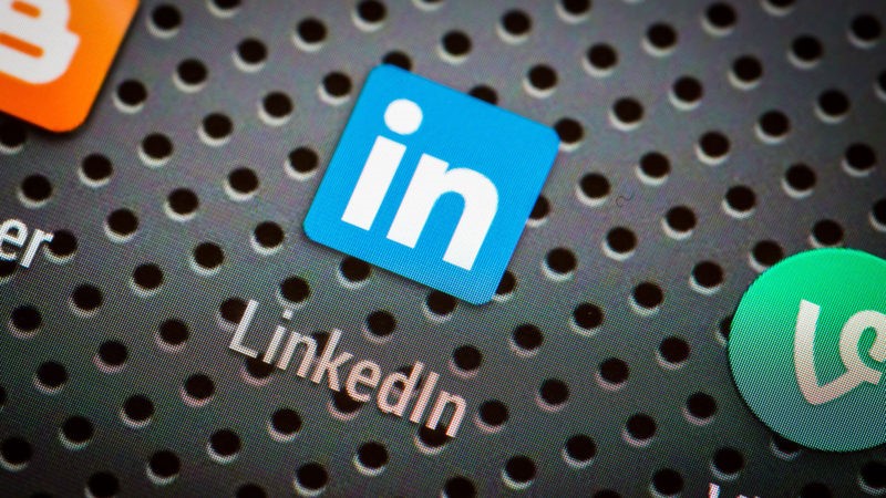 5 ways to integrate LinkedIn with your CRM for better sales-marketing collaboration [Video]